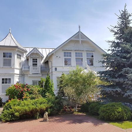 Naiza Guesthouse And Apartments Jurmala Exterior photo