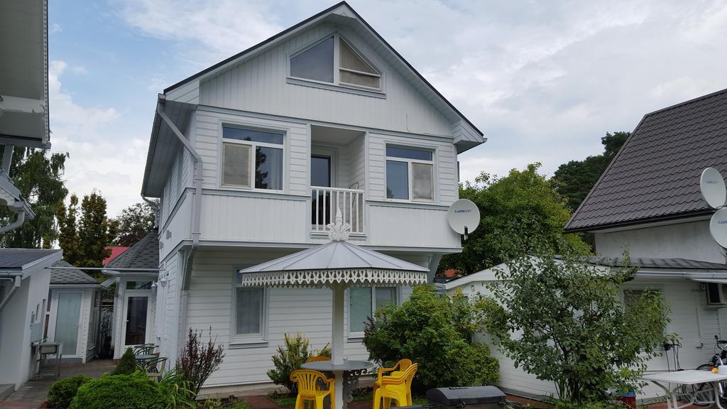 Naiza Guesthouse And Apartments Jurmala Exterior photo